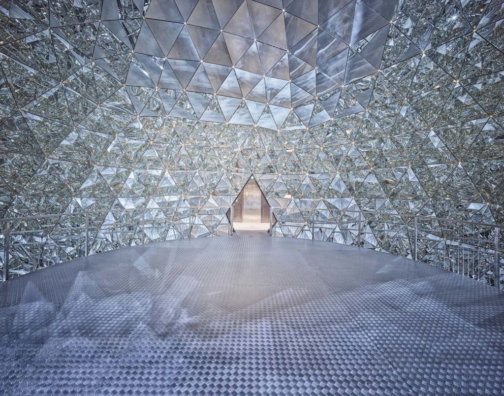 Внутри музея Swarovski